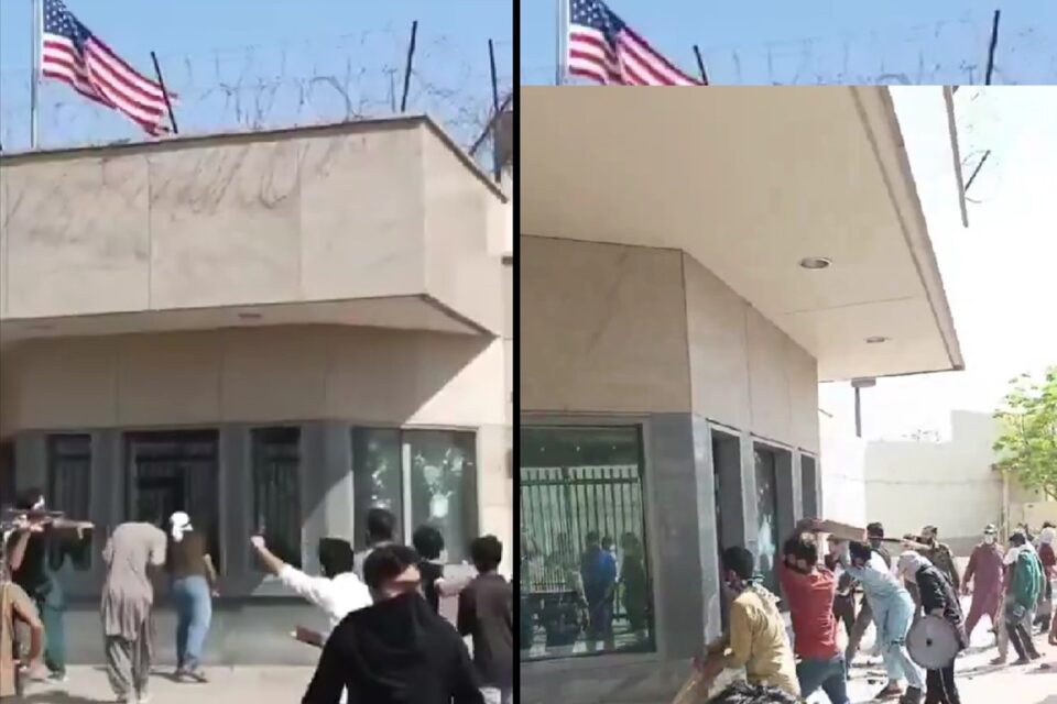 حمله معترضان به کنسولگری آمریکا در کراچی2