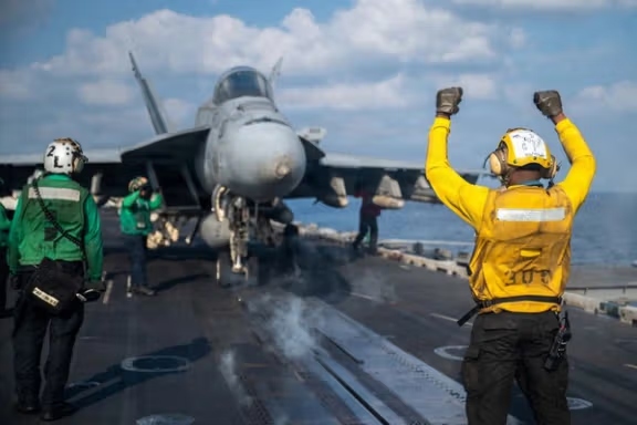 صدور اجازه استفاده آمریکا از پایگاه‌های بریتانیا علیه جمهوری اسلامی