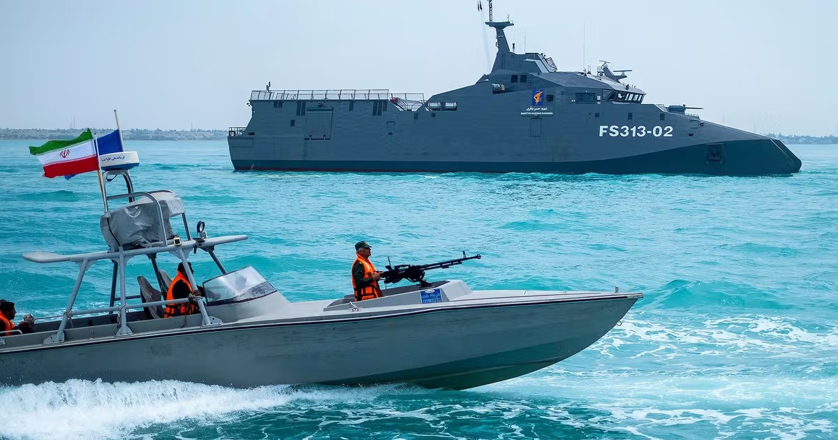 هشدار سنتکام به شهروندان ایران برای دوری از تأسیسات دریایی