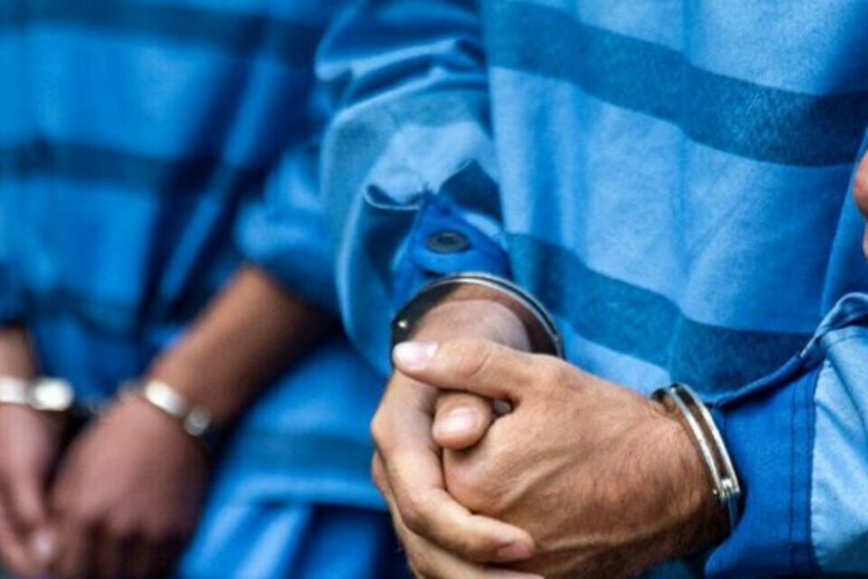 بازداشت شماری از کارکنان دولتی و فرهنگی در لرستان1