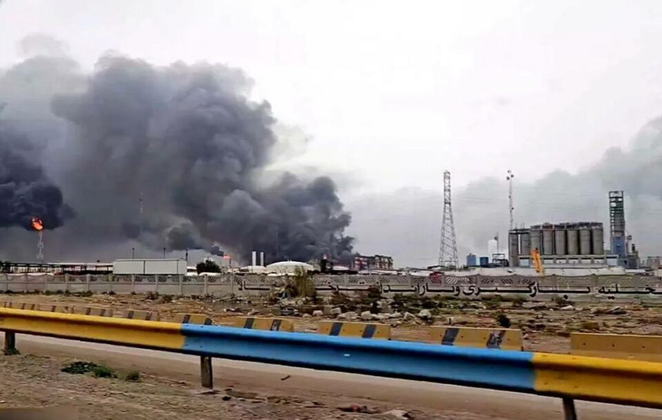 جانباختن ۶ کارگر در حمله به تأسیسات برق پتروشیمی خلیج‌فارس