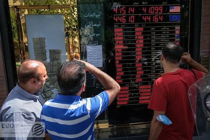 ادامه افزایش قیمت دلار در بازار آزاد ایران