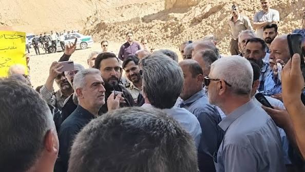 تجمع اعتراضی کشاورزان و شهروندان گرمسار و آرادان