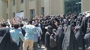 تجمع دانشجویان در تهران برای مجازی شدن امتحانات