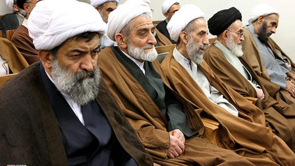 هشدار اعضای مجلس خبرگان رژیم درباره حقوق هسته‌ای