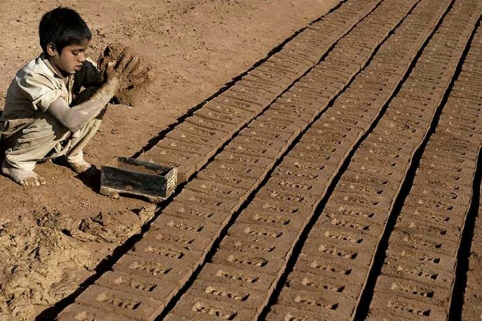 هشدار کنفدراسیون اتحادیه‌های کارگری درباره کار کودکان