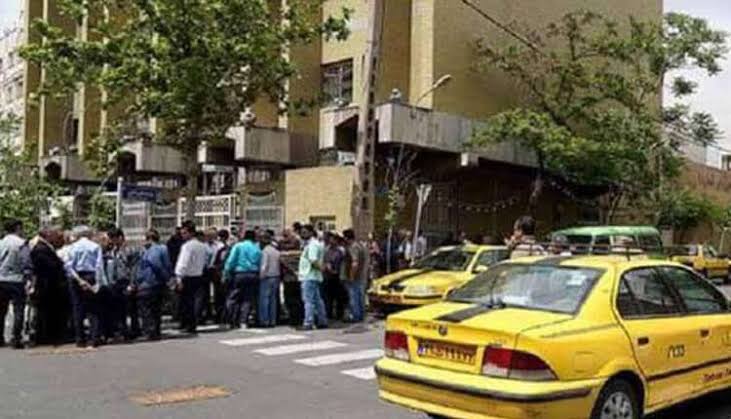 تجمع و درگیری رانندگان تاکسی با ماموران در تهران