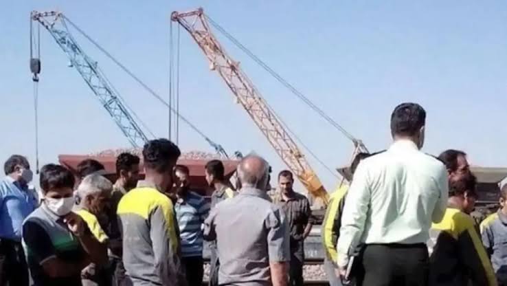 خاتمه موقت اعتراض کارگران ابنیه فنی راه‌آهن کرج