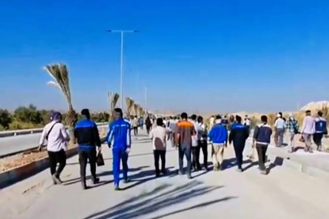 ادامه اعتراض کارگران  فولاد شادگان