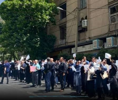اعتراض کارکنان شبکه بهداشت نیکشهر