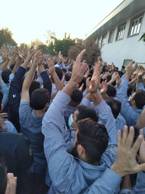 اعتراض کارگران گروه تولیدی بهمن در شرکت فیلور