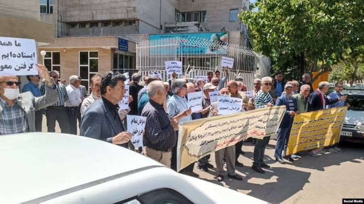 تجمع اعتراضی بازنشستگان مخابرات در چندین شهر کشور