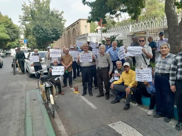 هشتمین روز تجمع بازنشستگان فولاد اصفهان
