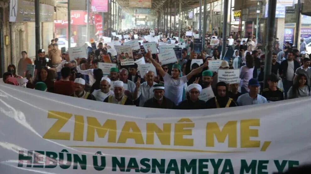 اعتراض‌ها در کوبانی به محدودیت آموزش به زبان کُردی در مدارس سوریه