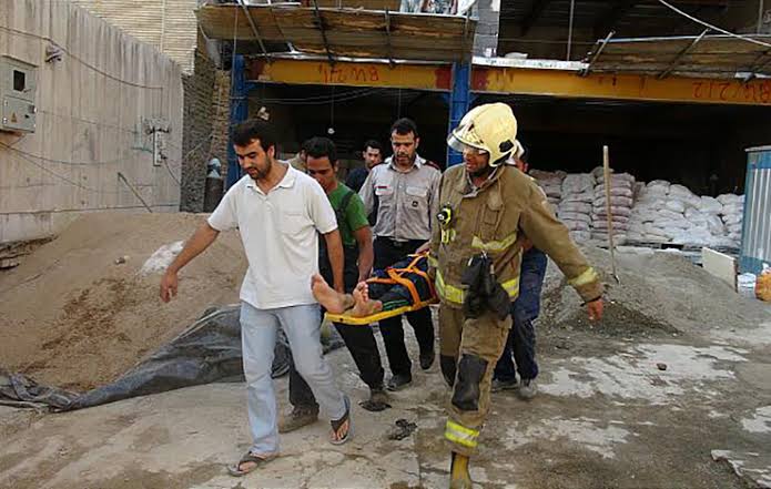 جانباختن و مصدومیت 5 کارگر در حوادث کاری