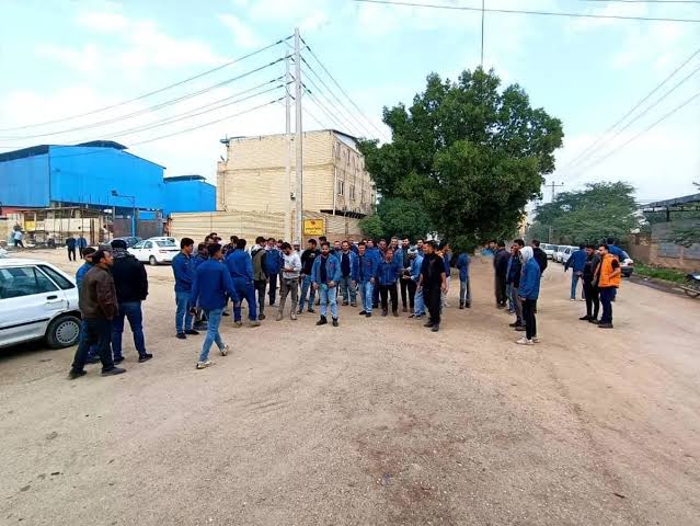 نارضایتی کارگران فولاد پارس هفت تپه