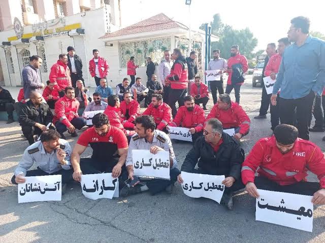 اعتراض کارگران آتش نشانانی شوش
