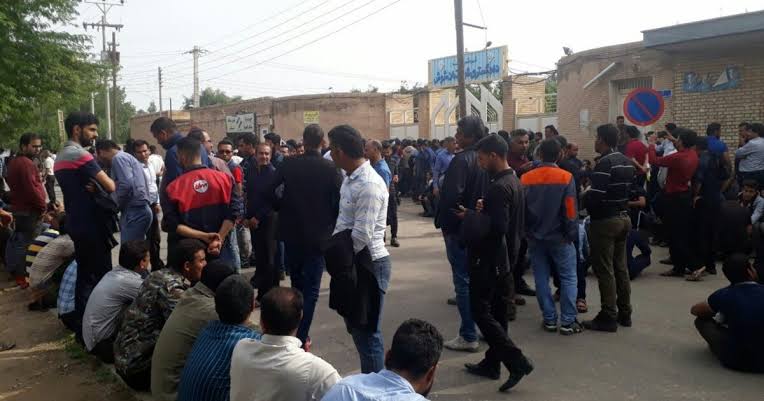 اعتراض کارگران رسمی نیشکر هفت‌تپه