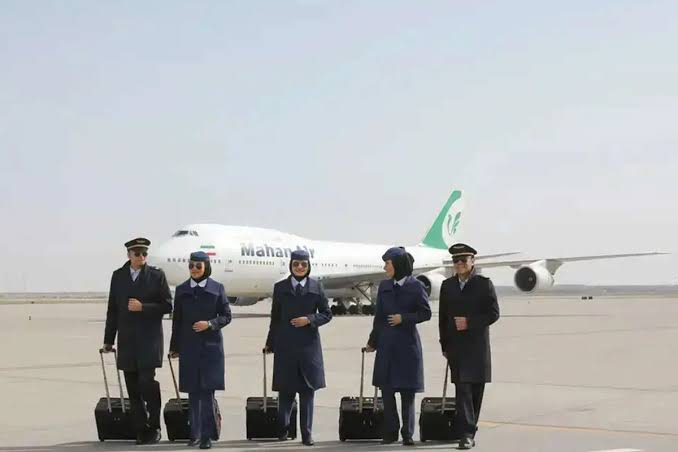 بازنشستگی اجباری زنان شاغل در ایرلاین‌های ایران