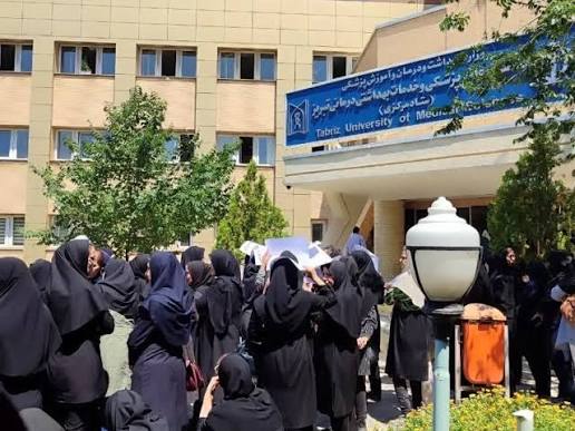 تجمع اعتراضی پرستاران تبریز مقابل استانداری
