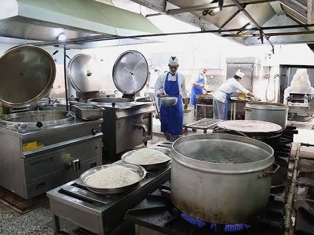 تداوم بیکاری کارگران پتروشیمی جم