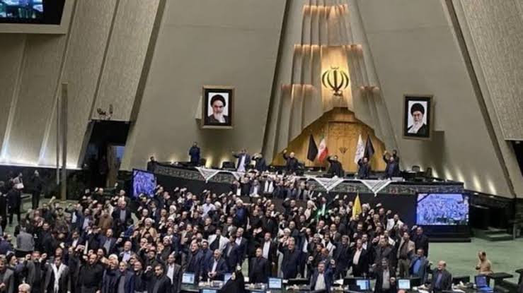 درخواست بازنگری در دکترین دفاعی جمهوری اسلامی توسط مجلس رژیم