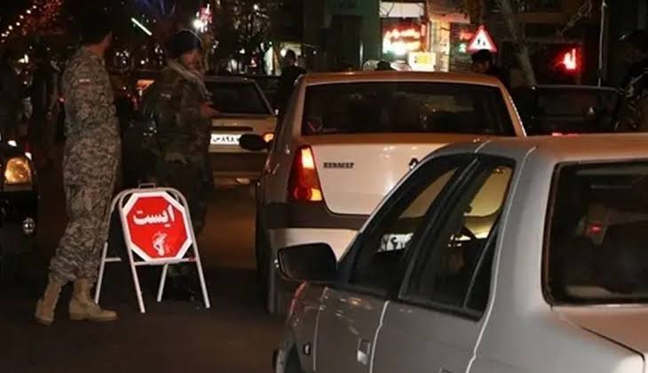 مسدود شدن خیابان دانشگاه زاهدان و تفتیش شهروندان