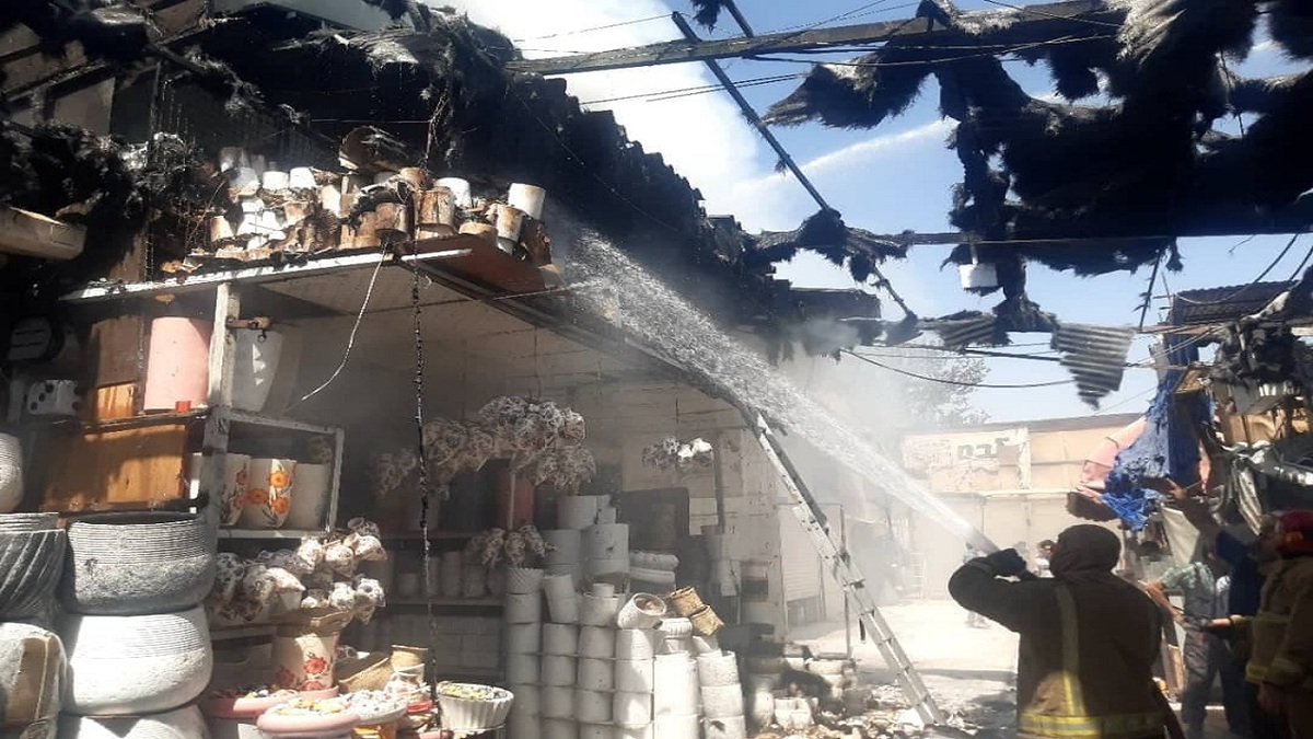 دو کشته در آتش‌سوزی و انفجار بازار گل تهران