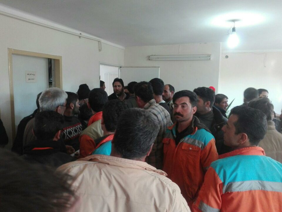 نارضایتی کارگران شهرداری نیشابور 1