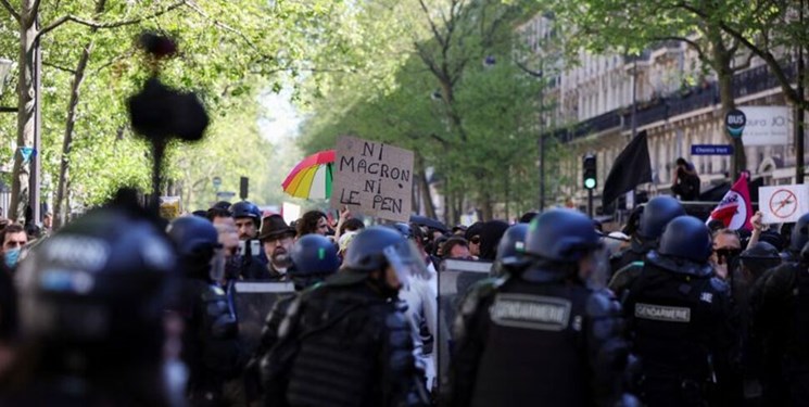 پرتاپ گاز اشک آور به تظاهرات مخالفان راست افراطی در پاریس