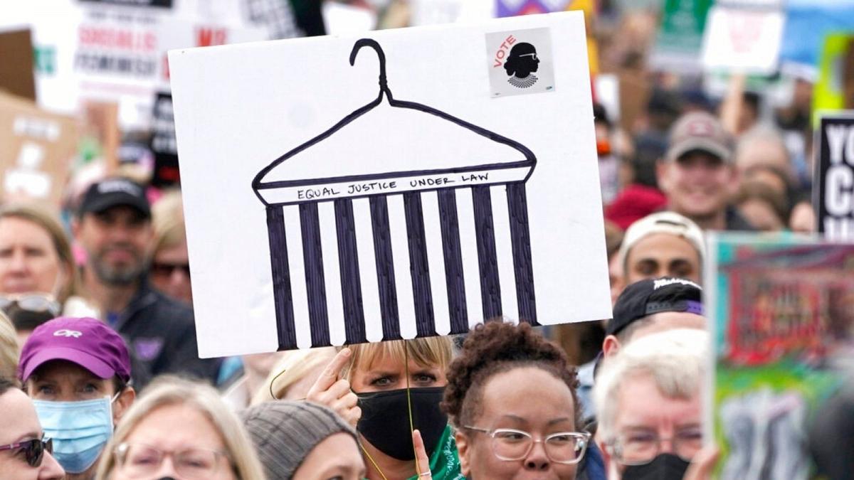 تظاهرات زنان آمریکا علیه لغو قانون سقط جنین