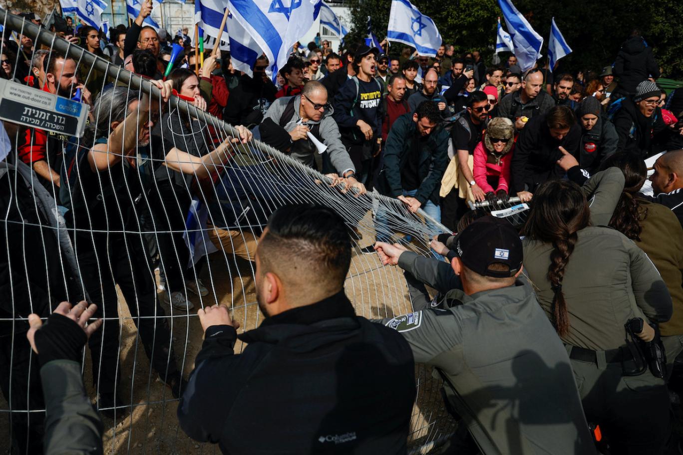 تظاهرات بزرگ دیگر اسرائیلی‌ها علیه اصلاحات قضایی دولت نتانیاهو