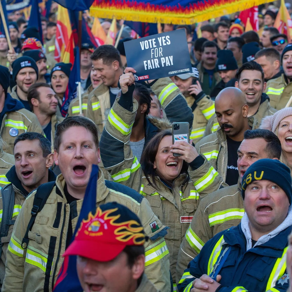 ادامه اعتصاب سراسری کارگران و کارمندان در انگلیس