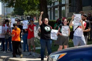اعتصاب کارگران دهها شعبه استارباکس در آمریکا