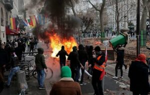 تداوم تجمعات و تظاهرات های اعتراضی در فرانسه