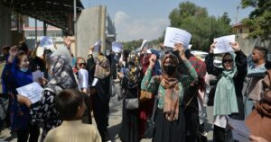 تظاهرات اعتراضی زنان معترض در مزار شریف افغانستان