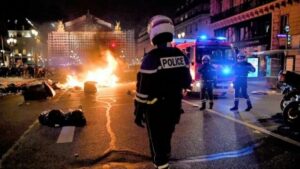 درگیری پلیس فرانسه با معترضان به ساخت مخازن آبی