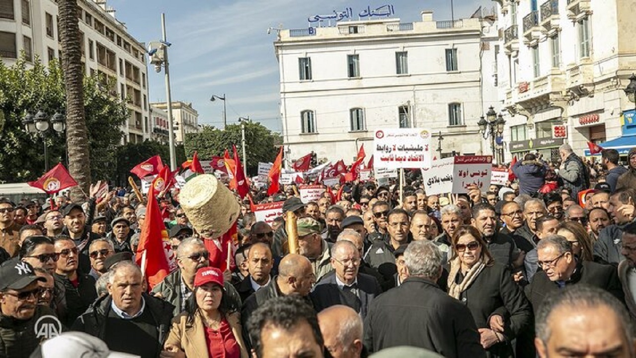 ممنوع شدن اعتراضات کارگری در تونس