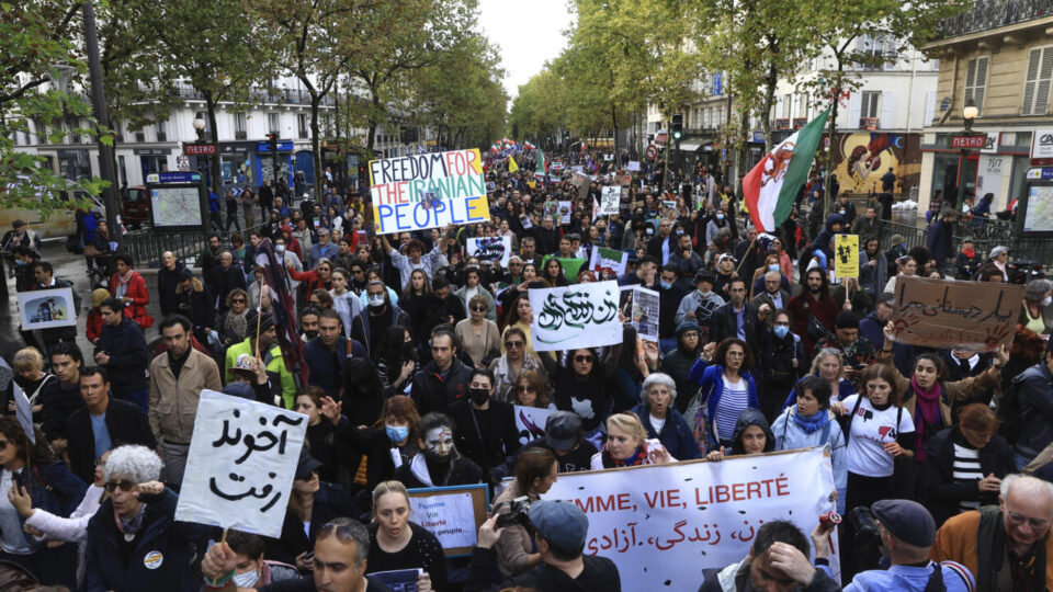 تظاهرات ایرانیان در پاریس1