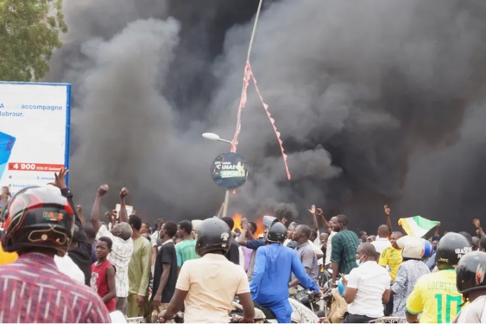 آتش زدن سفارت فرانسه در نیجر