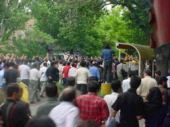 ادامه اعتراض کارگران اخراج شده تراکتورسازی تبریز
