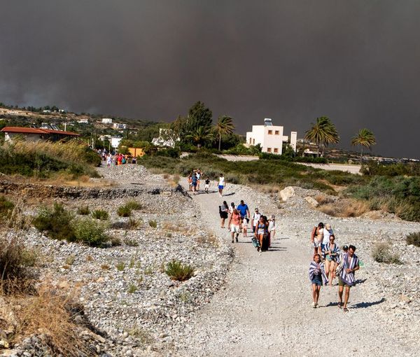 تداوم آتش‌سوزی جزیره رودس یونان