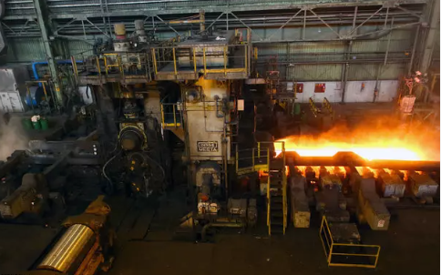 کشته و زخمی شدن دو کارگر کارخانه فولاد گیلان