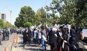 اعتراض پرستاران قراردادی و شرکتی در مشهد