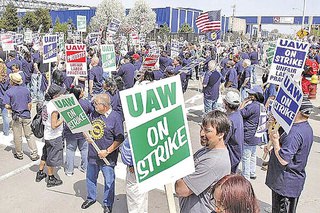 اعتصاب کارگران خودروسازی آمریکا