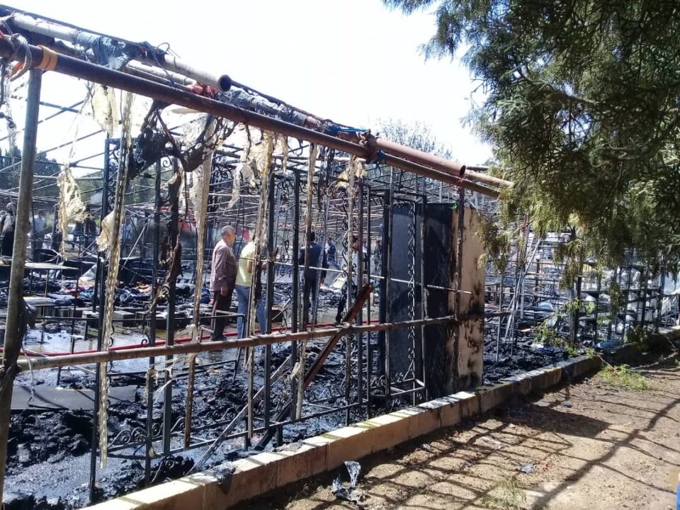 آتش‌سوزی گسترده در غرفه‌های بازار نجف آباد3