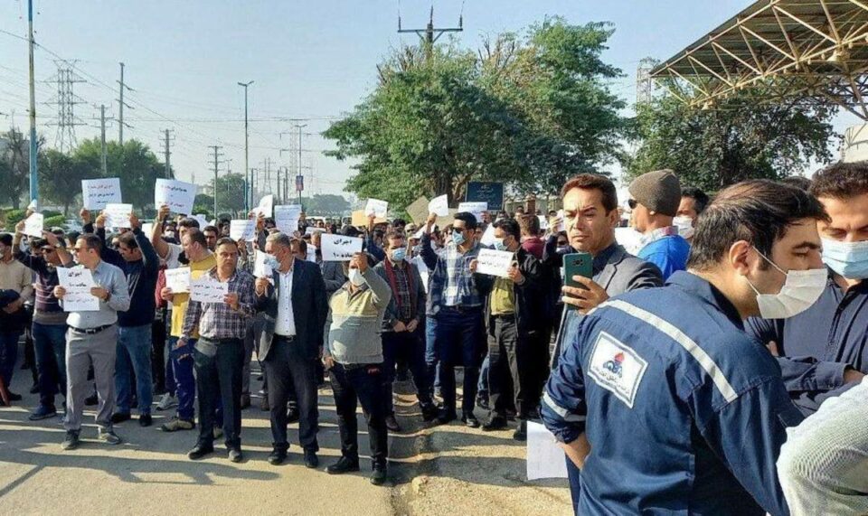 ادامه اعتراض‌های کارگران پیمانی صنعت نفت در پارس جنوبی2