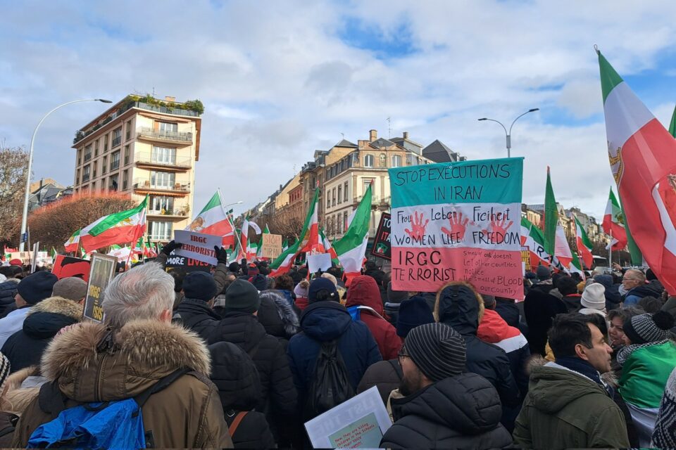 تجمع اعتراضی ایرانیان در مخالفت با رژیم جمهوری اسلامی در پاریس1