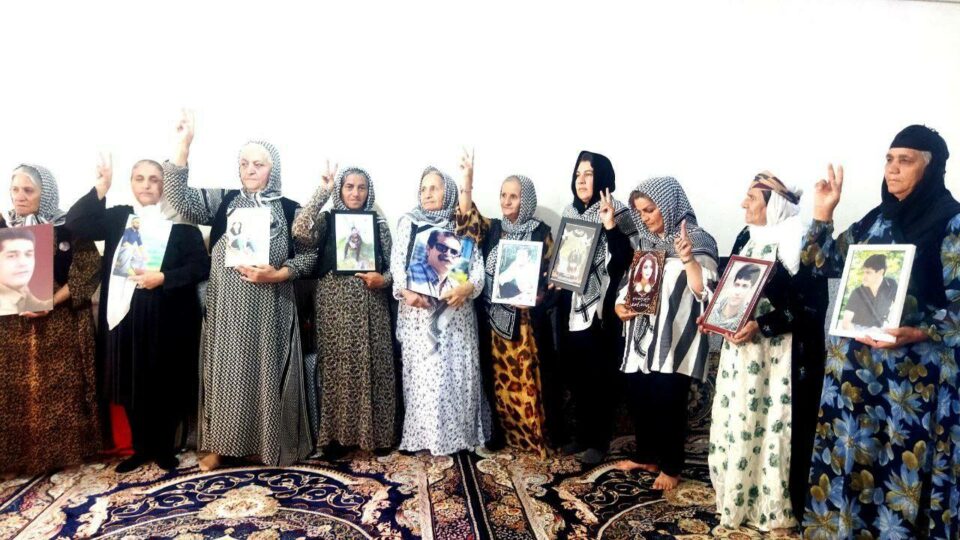 گرامیداشت یاد سه آزادی‌خواه جانباخته در سنندج با حضور مادران دادخواه1