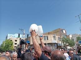 تجمع اعتراضی شهروندان روستای تنگ کلوره به دلیل قطعی آب آشامیدنی2